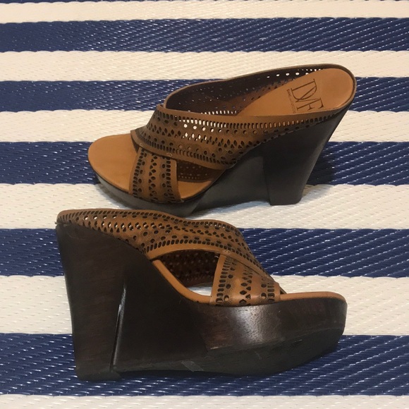 🔥Diane von Furstenberg  Beautiful Wedges Size 8 - Picture 2 of 4